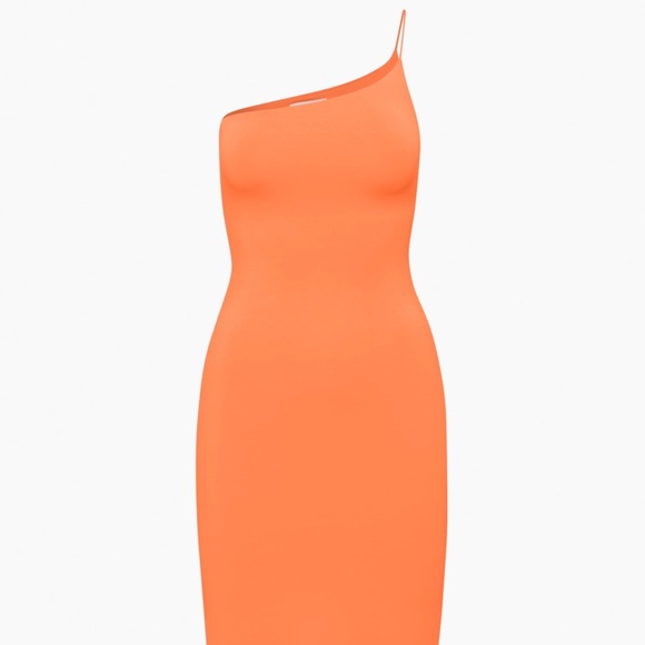 Aritzia contour dress - Picture 3 of 6